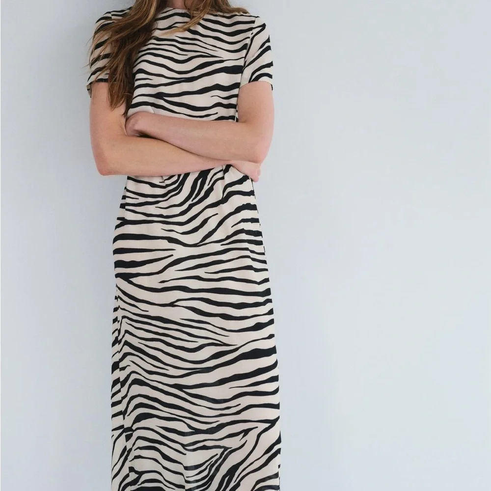 Zara XSmall Women’s Black Zebra Print Crewneck Zipper Midi Dress - Picture 2 of 10